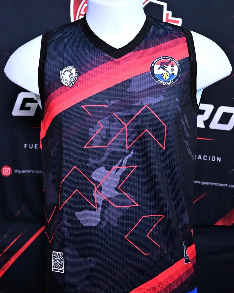Conjunto deportivo rojo y negro de Guerrero Sport